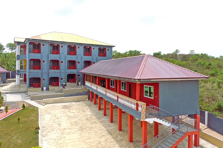 The courtyard between the main building and the guest wing