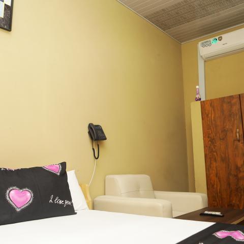 Executive room: armchair and bed